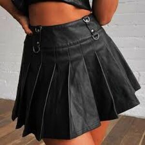 Forever 21 Black Mini Skirt